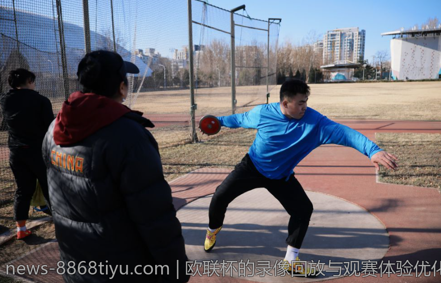 美国女排主教练创新战术提升团队竞争力